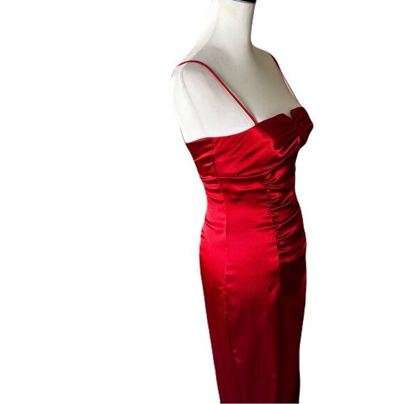 NWT Roberta Bridal Red Satin Column Gown | Size 3/4 - Picture 8 of 9